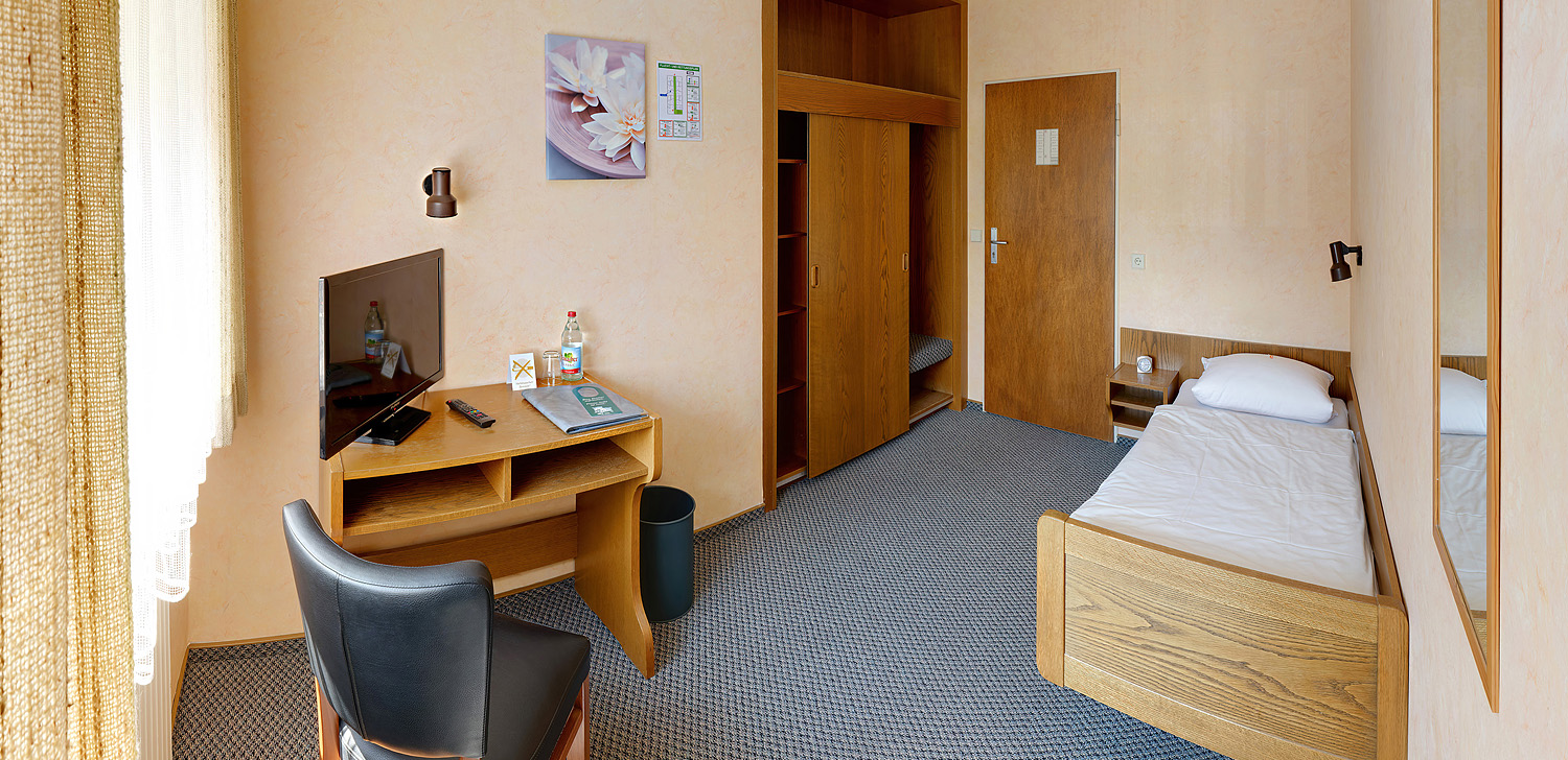 Günstiges Einzelzimmer mit Dusche / WC in Stuttgart Zuffenhausen