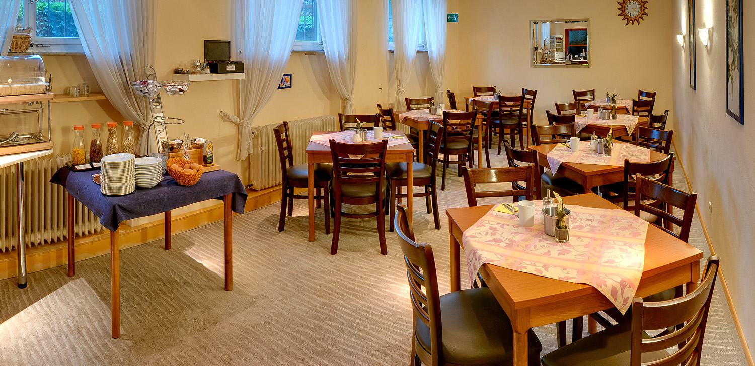 Reichhaltiges Frühstück im Hotel Keinath in Stuttgart Zuffenhausen